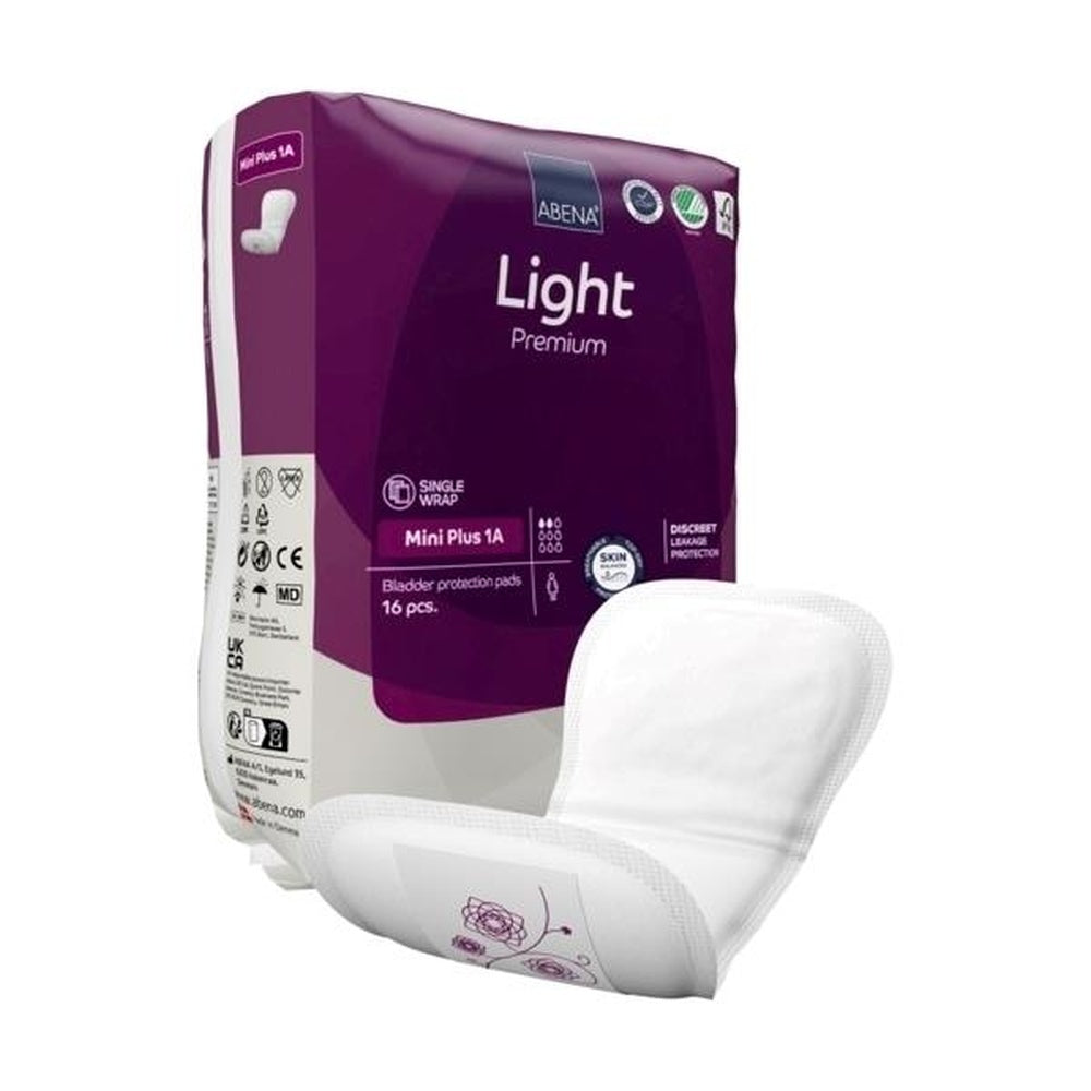 Eine Packung Abena Light Mini Plus A1 Inkontinenzeinlagen. Die Verpackung zeigt ein modernes, ansprechendes Design in Blau- und Grüntönen, die den produktspezifischen Inhalt hervorheben. Oben links ist der Markenname "Abena" gut sichtbar, darunter die Produktbezeichnung "Light Mini Plus A1". Das Verpackungsdesign ist übersichtlich und informativ, mit klaren Angaben zur Größe und Produktkategorie.