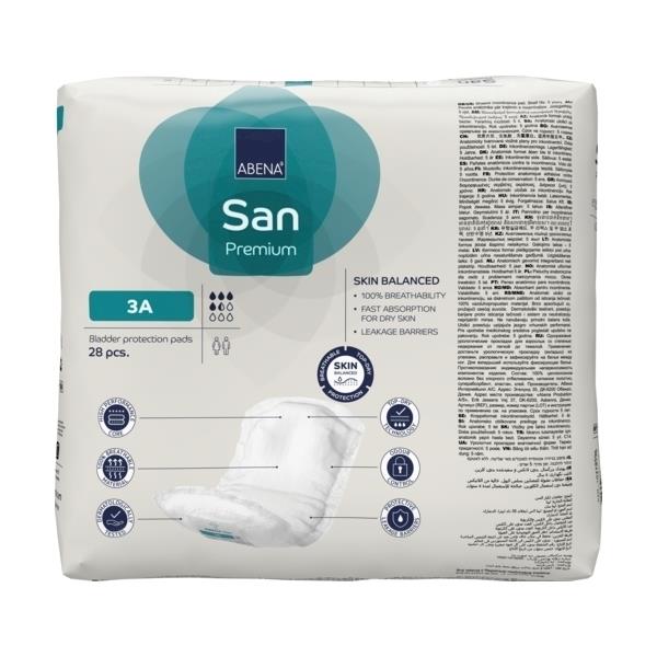 Detailreiche Produktabbildung der Abena San Premium 3A Inkontinenzeinlagen. Die Einlagen sind in einer hellen, neutralen Verpackung präsentiert, die mit klarem, schwarzen Text beschriftet ist. Auf der Vorderseite sind die wichtigsten Produkteigenschaften aufgeführt, darunter "hoch saugfähig" und "dermatologisch getestet". Die Einlagen selbst sind sanft und bieten eine anatomische Form, sichtbar durch die leicht gebogene Struktur auf der Verpackung.