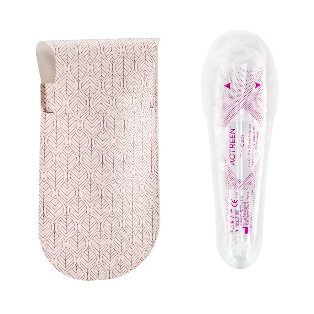 Produktbild eines Actreen Mini Einmalkatheters für Frauen, Größe CH 14. Der Katheter ist in einer transparenten Verpackung zu sehen, die die sterile Umhüllung betont. Der Katheter selbst hat eine schlanke, glatte Form und ist aus flexiblen, medizinischen Materialien gefertigt. Deutliche Markierungen zeigen die Größe an. Im Hintergrund ist ein neutraler, unscharfer Untergrund, der die Aufmerksamkeit auf das Produkt lenkt.