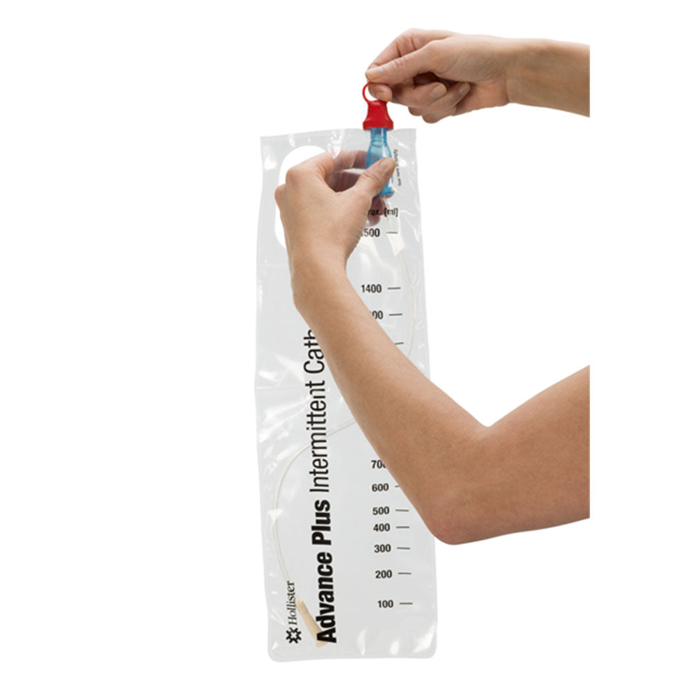 Frontalansicht eines Advance Plus Einmalkatheters in Benutzung.