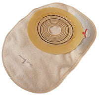 Bild eines Assura Comfort Kolostomiebeutels mit einem Durchmesser von 25 mm. Der Beutel ist in einer transparenten Farbe gehalten und hat eine glatte, konturierte Oberfläche, die eine diskrete Anwendung ermöglicht. An der oberen Seite des Beutels sind Klebestreifen angebracht, die eine einfache Anbringung auf der Haut erlauben und eine sichere Abdichtung bieten.