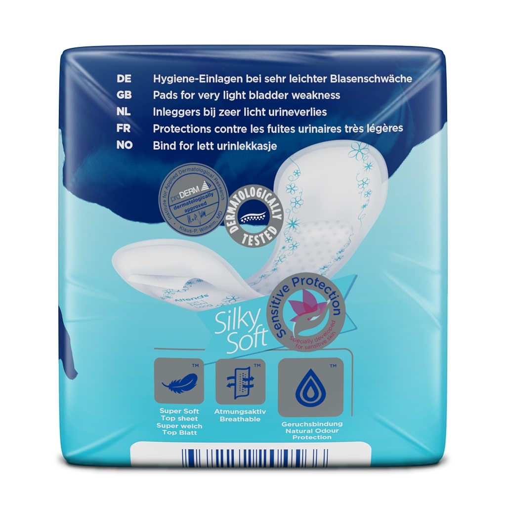 Weißer Hintergrund mit einer Packung Attends Soft 1 Mini Long Inkontinenzeinlagen, die mittig positioniert ist. Die Packung hat eine klare, farbige Grafik, die die Produkteigenschaften und Anwendung zeigt. Auf der Vorderseite ist das Logo „Attends“ abgebildet, sowie der Schriftzug „Soft 1 Mini Long“ in prägnanten Buchstaben. Zusätzlich wurden Symbole hinzugefügt, die auf die hohe Absorption und den Komfort hinweisen.