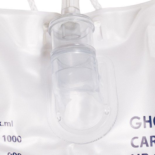 Bild eines beinbeutels mit einem Fassungsvermögen von 1000 ml. Der beutelförmige Behälter ist steril verpackt und zeigt eine klare, transparente Oberfläche, die den Inhalt sichtbar macht. Die Oberseite des Beutels ist mit einem weißen Sicherheitsverschluss versehen. Auf der Vorderseite sind wichtige Informationen und Hinweise in schwarz gedruckt, darunter Verwendungshinweise und die Angabe „Tag/Nacht“. Der Hintergrund ist neutral gehalten, wodurch der Fokus auf dem Beinbeutel liegt.