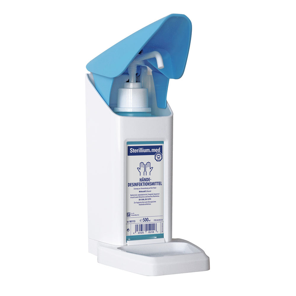Bild eines Bode Eurospender Safety Plus, der für 500 ml Flaschen geeignet ist. Der Spender hat ein schlankes, modernes Design in Weiß und Grau. Er ist auf einem hellen Hintergrund platziert und hebt sich durch seine klare Linienführung ab. Die Vorderseite des Spenders zeigt eine intuitive Bedienung mit einem Pumpsystem. An der Oberseite ist der Deckel angebracht, der leicht zu öffnen ist.