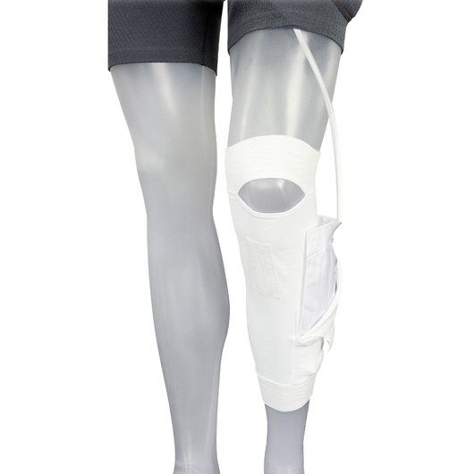 Bild eines Care-Fix Unterschenkelstulpen-Produktes in starker Nahaufnahme. Die Stulpen sind in einer praktischen und ansprechenden Ausführung gehalten, mit einem weichen und dehnbaren Material. Sie sind in einem eleganten Dunkelblau und präsentieren eine strukturierte Oberfläche. Das Produkt wird auf einem neutralen Hintergrund präsentiert, um die Details und die Farbgebung der Stulpen hervorzuheben.