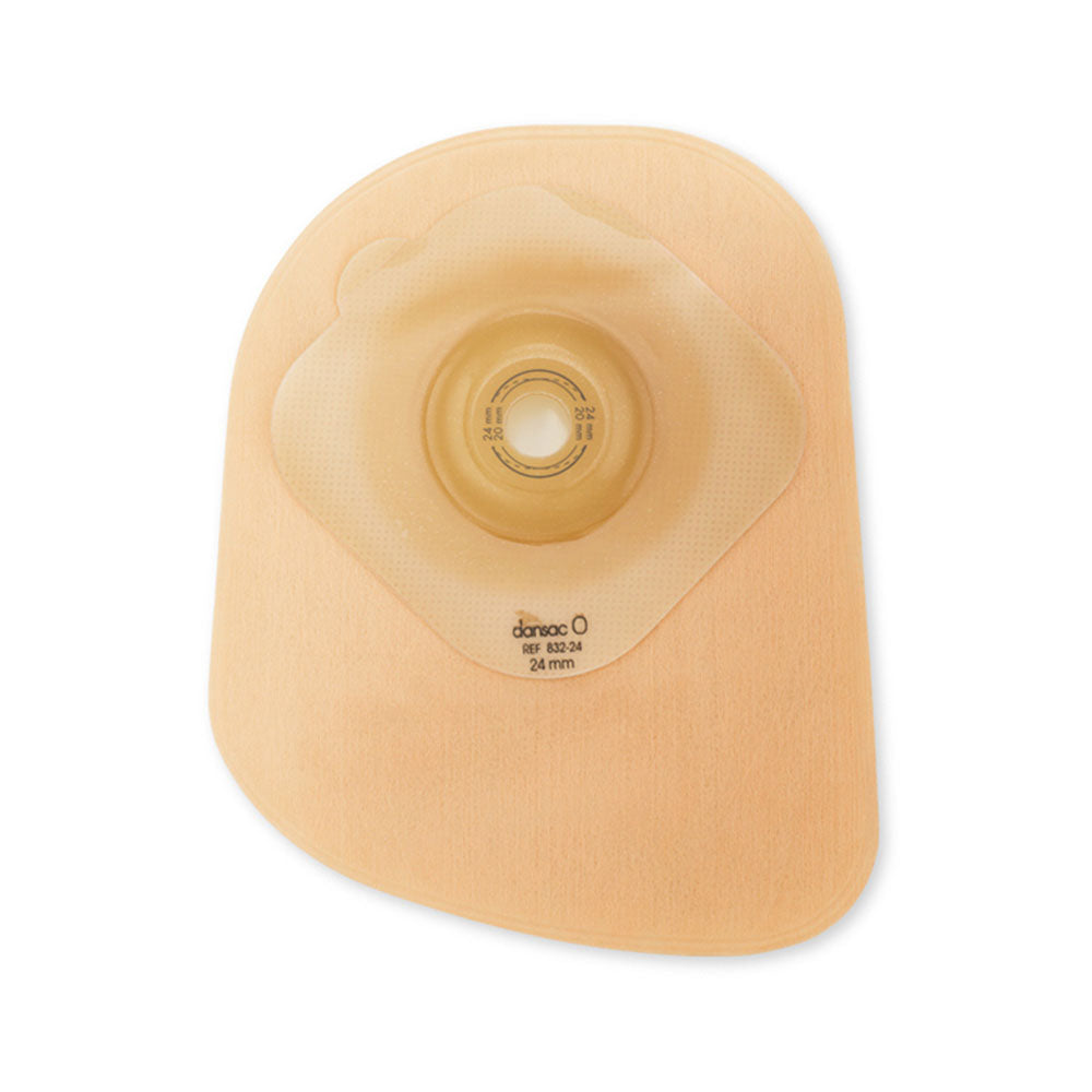 Das Bild zeigt einen Dansac Nova 1 convex Midi Stomabeutel, der auf einem neutralen Hintergrund platziert ist. Der Beutel ist in einer blassen, natürlichen Farbe gehalten und besitzt ein Hosensaum mit einem ovalen, konvexen Design, das für eine bessere Haftung sorgt. Oben ist eine durchsichtige Öffnung mit einem medizinischen Verschlusssystem zu sehen.