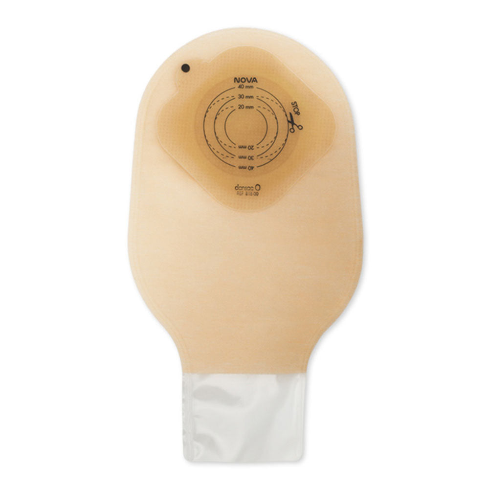 Bild eines Dansac Nova 1 Infant, einem medizinischen Produkt für die Versorgung von Neugeborenen. Die Verpackung ist transparent, zeigt den Inhalt – ein zur Anwendung bei kleinen Patienten konzipiertes, flexibles medizinisches Zubehör. Das Produkt hat eine ergonomische Form, die an die zarte Haut von Säuglingen angepasst ist. Der Hintergrund ist schlicht, um die Aufmerksamkeit auf das Produkt zu lenken. Darüber hinaus sind wichtige Informationen wie Produktbezeichnung und Art des Zubehörs sichtbar.