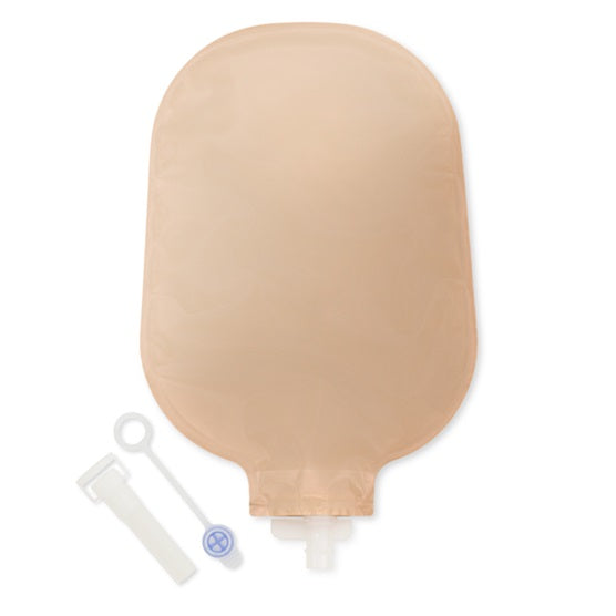 Produktbild eines Dansac Nova 2 Urobeutels in Hautfarbe, 36 mm Durchmesser, 330 ml Volumen. Der Beutel ist auf einem weißen Hintergrund platziert. Er hat eine glatte, matte Oberfläche und ist in einer neutralen Hautfarbe gehalten. An der Oberseite sind die befestigten Klebestreifen sichtbar, die für die einfache Anbringung und Anwendung sorgen. Die Verpackung zeigt klare Produktinformationen in einer ansprechenden Schrift.