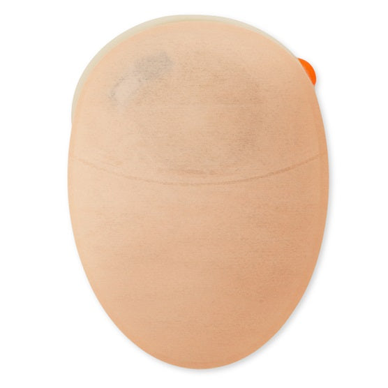 Ein Verpackungsbild des Dansac NovaLife 1 Ausstreifbeutels, Soft Convex, Maxi, mit einem Durchmesser von 40 mm. Der Beutel ist transparent und zeigt eine sanfte, konvexe Form, die eine optimale Anpassung an den Körper ermöglicht. Auf der Vorderseite sind die Produktdetails sowie das Logo von Dansac abgebildet. Die Verpackung ist sauber und professionell gestaltet, reflektiert die Funktionalität des Produkts. Im Hintergrund ist ein heller, einfarbiger Untergrund, der den Fokus auf den Beutel lenkt.