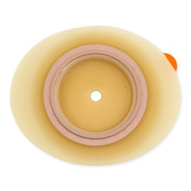 Bild der Dansac NovaLife 2 konvexen Basisplatte, die in einer Packung mit fünf Stück präsentiert wird. Die Basisplatte hat einen Durchmesser von 30 mm und ist als hautfreundliches Produkt gestaltet. Sie zeigt eine leicht gebogene Form, die eine optimale Anpassung an den Körper ermöglicht. Die Verpackung ist insgesamt klar und zeigt das Produktlabel sowie wichtige Informationen zu Anwendung und Material. Die Farbgebung der Verpackung ist neutral, um das Produkt selbst hervorzuheben.