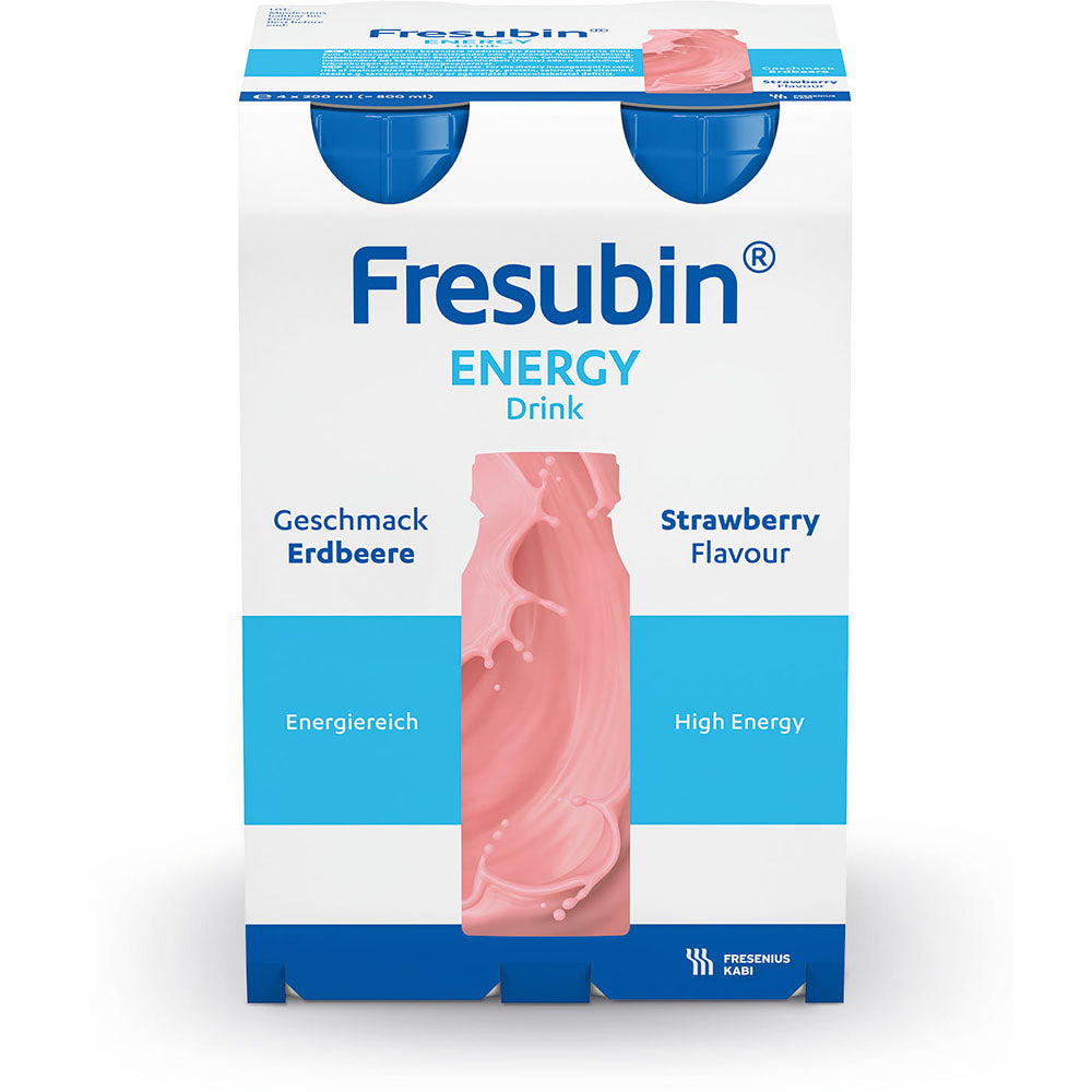 Fresubin Energy Drink in der Geschmacksrichtung Erdbeere, abgebildet in einer hellen, ansprechenden Verpackung. Die Flasche hat ein modernes, schlankes Design mit einer praktischen Schraubverschlusskappe. Die Vorderseite zeigt lebendige Erdbeeren und enthält Angaben zum Produkt, wie Nährstoffinformationen und die Geschmacksrichtung. Der Hintergrund ist neutral gehalten, um den Fokus auf die Flasche und das Produktlogo zu legen.