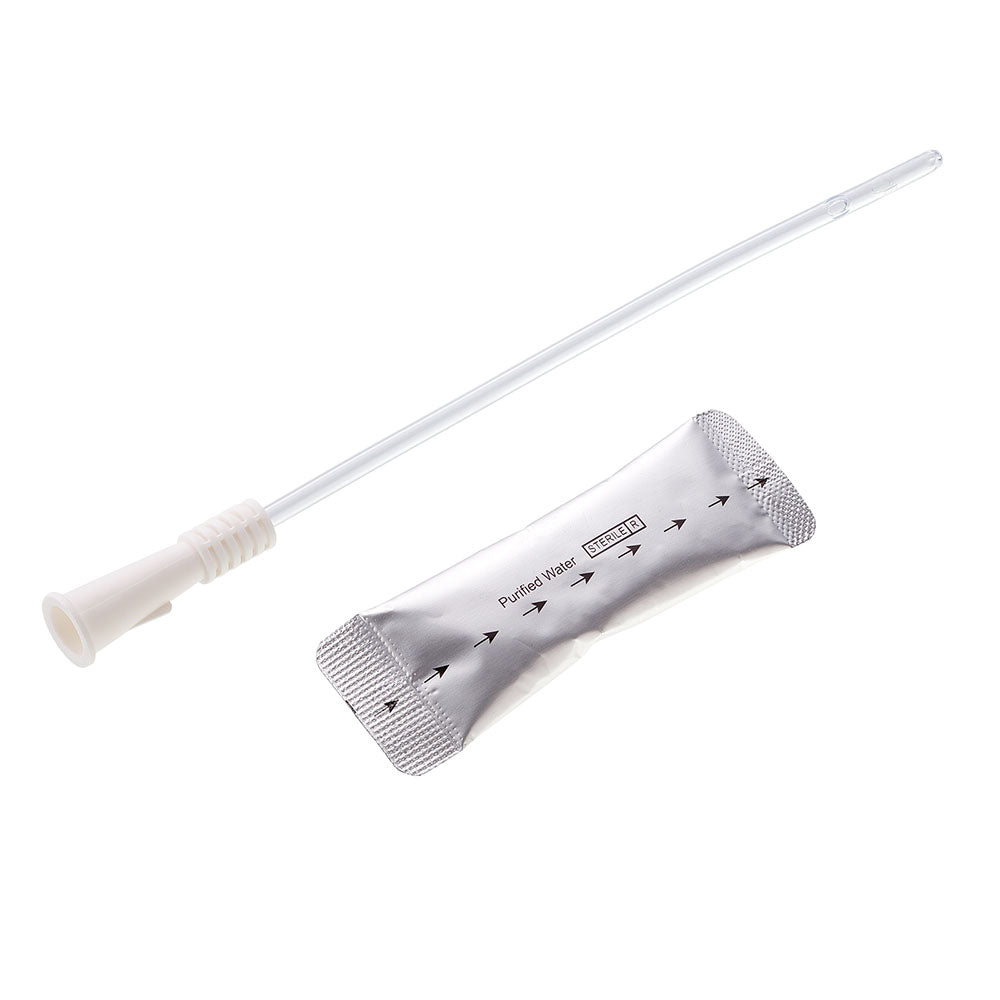 Ein transparenter, hydrophil beschichteter Einmalkatheter für Frauen liegt auf einem weißen Hintergrund. Der Katheter ist schlank und hat eine Länge von etwa 25 cm, mit einer Größenangabe von CH 10. Auf der Verpackung sind Informationen in deutscher Sprache zu sehen, die auf die Anwendung und Eigenschaften des Katheters hinweisen. Die Verpackung ist farbenfroh gestaltet und enthält medizinische Symbole sowie Hinweise zur Benutzung.