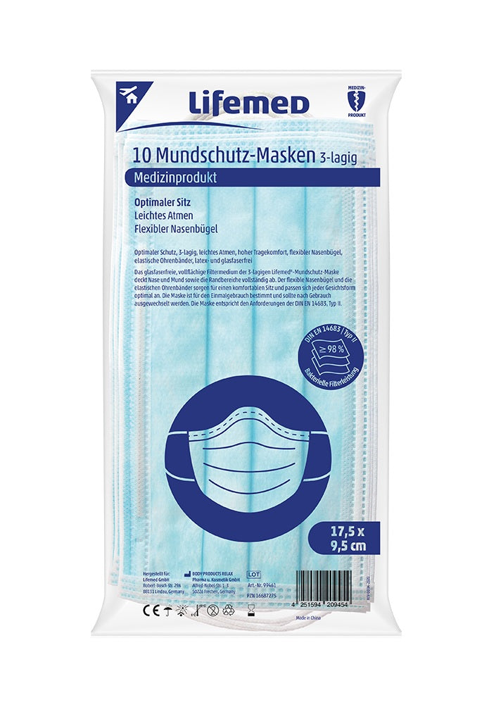 Ein dreilagiger, blauer Mundschutz (Typ II) in rechteckiger Form liegt auf einer weißen Oberfläche. Der Maskenrand ist leicht gewellt und die Kanten sind sauber genäht. In der Mitte des Mundschutzes ist ein flexibler Nasenbügel erkennbar, der eine bessere Anpassung an das Gesicht ermöglicht. Der Mundschutz ist für den einmaligen Gebrauch konzipiert und hat Maße von 9,5 cm x 17,5 cm.