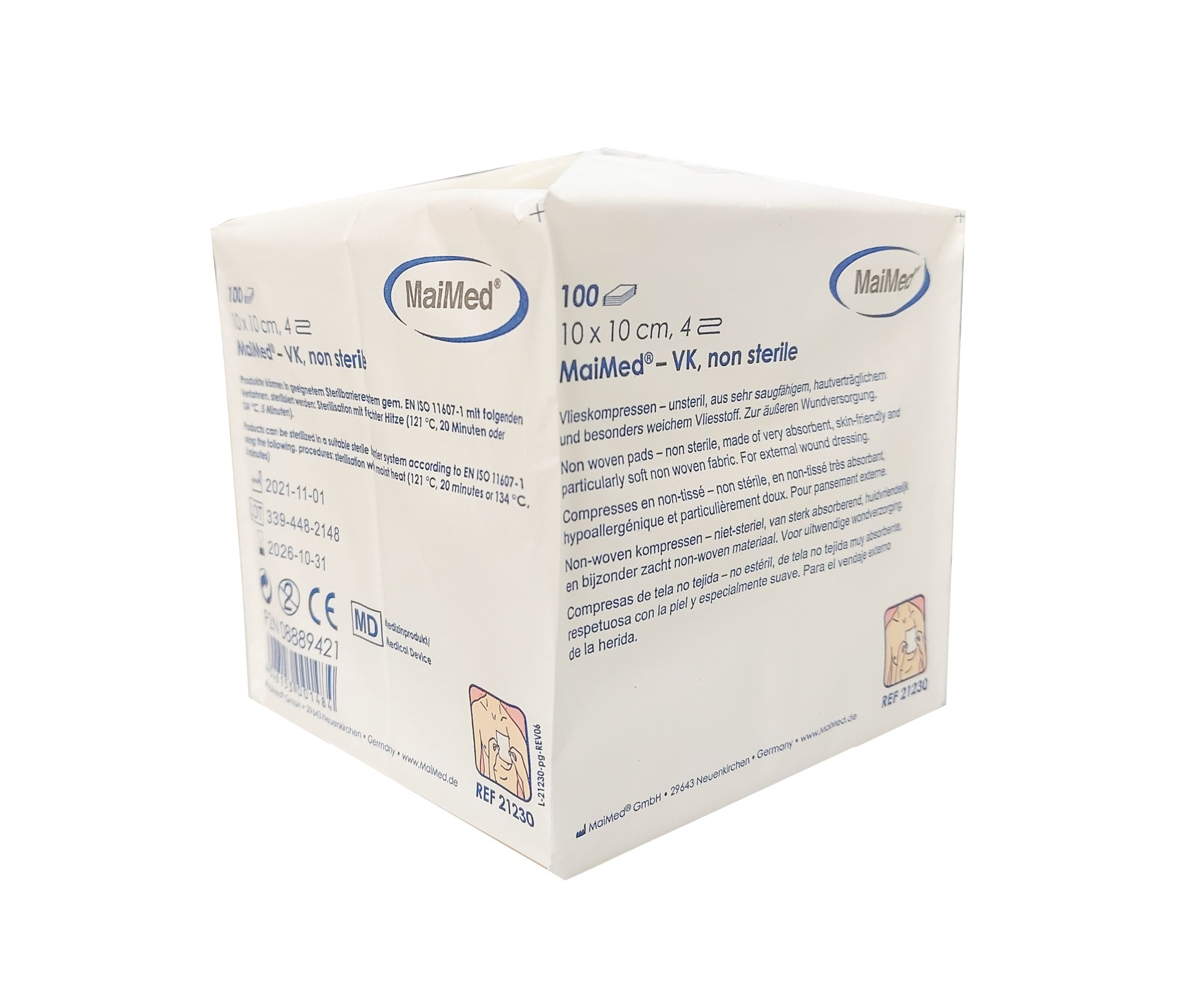 Bild zeigt eine Packung unsteriler Vlieskompressen mit den Maßen 10 x 10 cm. Die Kompressen sind vierlagig, was ihre Saugfähigkeit und Weichheit betont. Die Verpackung ist klar und ermöglicht einen Blick auf die Kompressen. Der Hintergrund ist neutral, um das Produkt hervorzuheben. An den Seiten der Packung sind Details zur Anzahl der enthaltenen Kompressen und Hinweise zur Anwendung abgebildet.