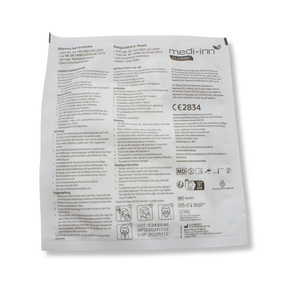 FFP2-Atemschutzmaske in Weiß, 3-lagig mit elastischen Ohrenschlaufen für optimalen Halt. Die Maske zeigt eine strukturierte Oberfläche und eine geschlossene Form, die das Gesicht umschließt. Sie ist so gestaltet, dass sie sich eng an die Konturen des Gesichts anpasst und einen hohen Tragekomfort bietet. Die Masken sind hygienisch verpackt und ideal für den persönlichen Schutz sowie für den Einsatz in Gesundheits- und Pflegeeinrichtungen.