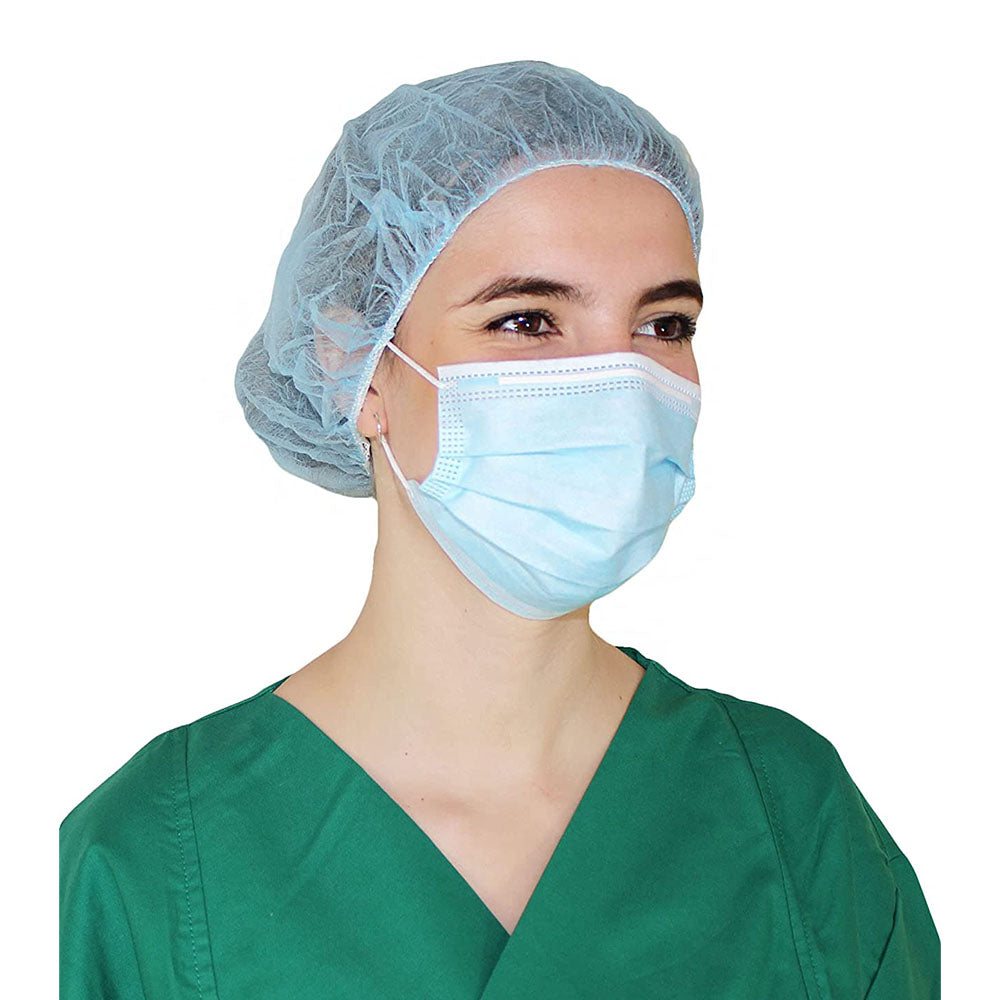 Ein Bild zeigt eine blaue Baretthaube ohne Schirm mit einem Durchmesser von 52 cm. Die Haube besteht aus einem strapazierfähigen, luftdurchlässigen Material und hat eine glänzende Oberfläche. Sie ist mit einem elastischen Rand versehen, der eine bequeme Passform gewährleistet. Der klassische, zeitlose Look der Baretthaube wird durch die gleichmäßige, leuchtend blaue Farbe unterstrichen, die für verschiedene Anlässe geeignet ist, einschließlich Gastronomie, Veranstaltungen oder private Feiern.