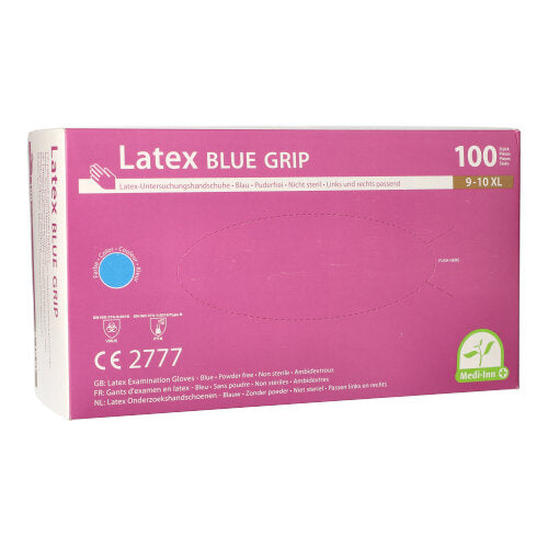 Bild eines Paares blauer Einmalhandschuhe aus Latex, die in einer leicht geöffneten Verpackung liegen. Die Handschuhe sind puderfrei und von kleiner Größe, erkennbar an dem weißen Etikett mit der Aufschrift "Größe S". Der Hintergrund ist unscharf, sodass der Fokus auf den Handschuhen liegt. Die Oberfläche der Handschuhe erscheint glatt mit einer leicht glänzenden Textur, die einen hygienischen Eindruck vermittelt. Die Verpackung zeigt zusätzlich das Produktlogo und einige Informationen über die Handschuhe.