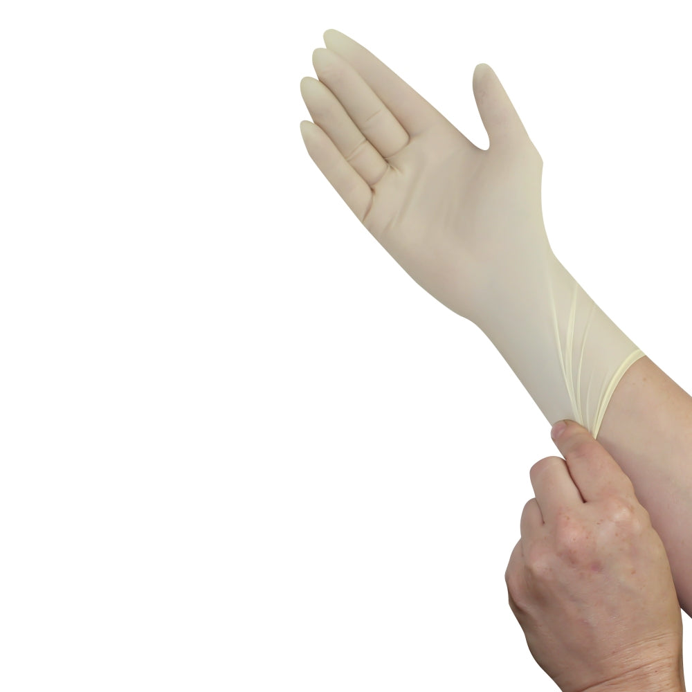 Premium Latex-Einmalhandschuhe von Medi-Inn, puderfrei, Größe XL. Die Handschuhe sind in transparentem Latex gefertigt und bieten eine hervorragende Passform und hohe Sensitivität. Die Oberfläche ist glatt und leicht glänzend, wodurch die Handschuhe optimalen Grip bieten. Die Verpackung zeigt die Markenbezeichnung "Medi-Inn" und die Produktmerkmale wie puderfrei und Einwegverwendung. Diese Handschuhe sind ideal für den medizinischen Bereich, die Lebensmittelindustrie oder als persönliche Schutzausrüstung.