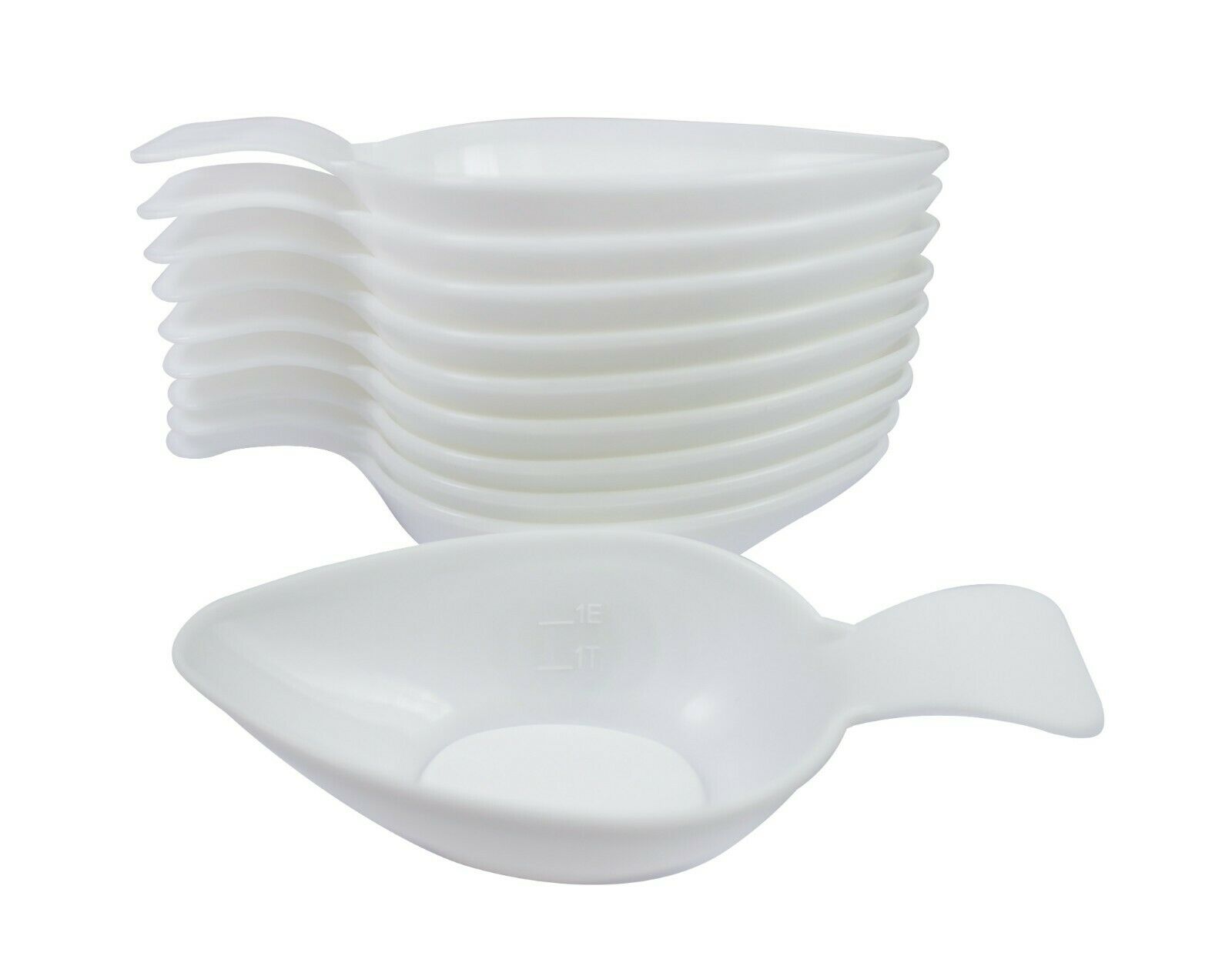 Weißer Medizinlöffel aus Kunststoff, der für die Dosierung von Medikamenten entwickelt wurde. Der Löffel hat eine breite, flache Schaufel mit einer skalierten Messung auf der Oberfläche, um genaue Mengen an flüssigen Arzneimitteln zu gewährleisten. Der Griff ist ergonomisch geformt, um eine bequeme Handhabung zu ermöglichen. Der Löffel eignet sich ideal für Kinder oder Personen, die Schwierigkeiten beim Verabreichen von Medikamenten haben.