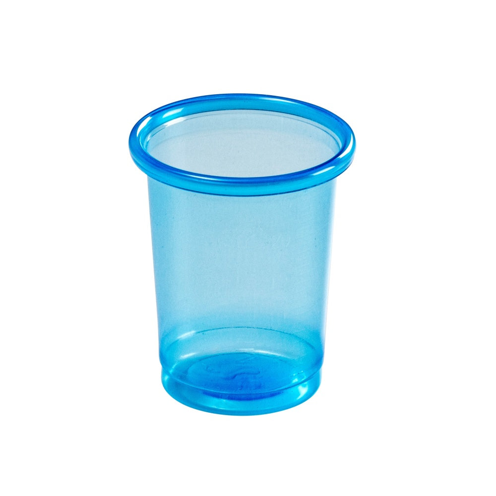 Medikamentenbecher mit Deckel in Blau. Der Becher hat eine klare, stabile Struktur und ist aus durchsichtigem Kunststoff gefertigt. Er misst etwa 300 ml und ist so gestaltet, dass er leicht zu handhaben ist. Auf dem Deckel befindet sich ein praktischer Verschluss, der ein Auslaufen verhindert. Eine leichte runde Form sorgt für einen angenehmen Griff.