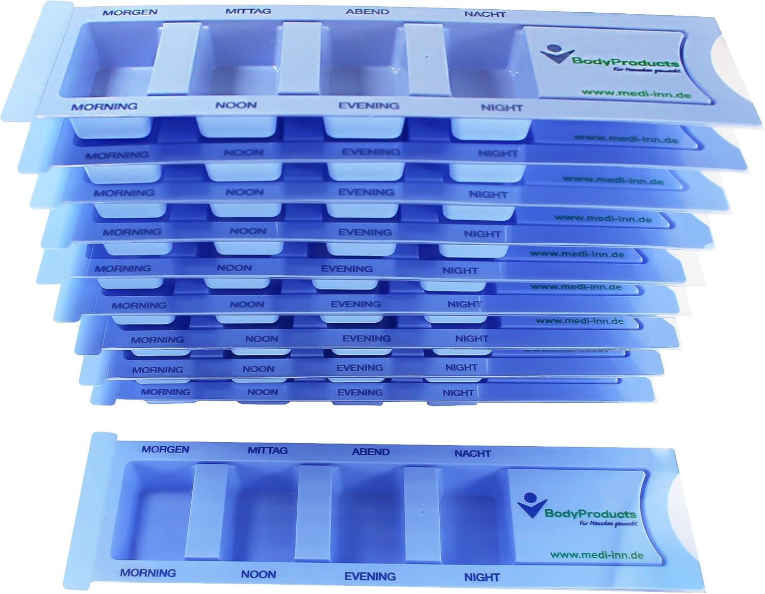 Medikamentendispenser aus transparentem Kunststoff mit 4 Fächern, ideal für die tägliche Einnahme von Tabletten. Jedes Fach ist klar beschriftet und zeigt die Wochentage in deutscher Sprache. Das Design ermöglicht eine einfache Handhabung, wobei die Fächer durch eingebaute Klappen abgedeckt sind, um die Tabletten sicher zu halten. Der Dispenser ist kompakt und eignet sich perfekt für zu Hause oder auf Reisen. Die zweifarbige Gestaltung in Blau und Weiß sorgt für eine ansprechende Optik.