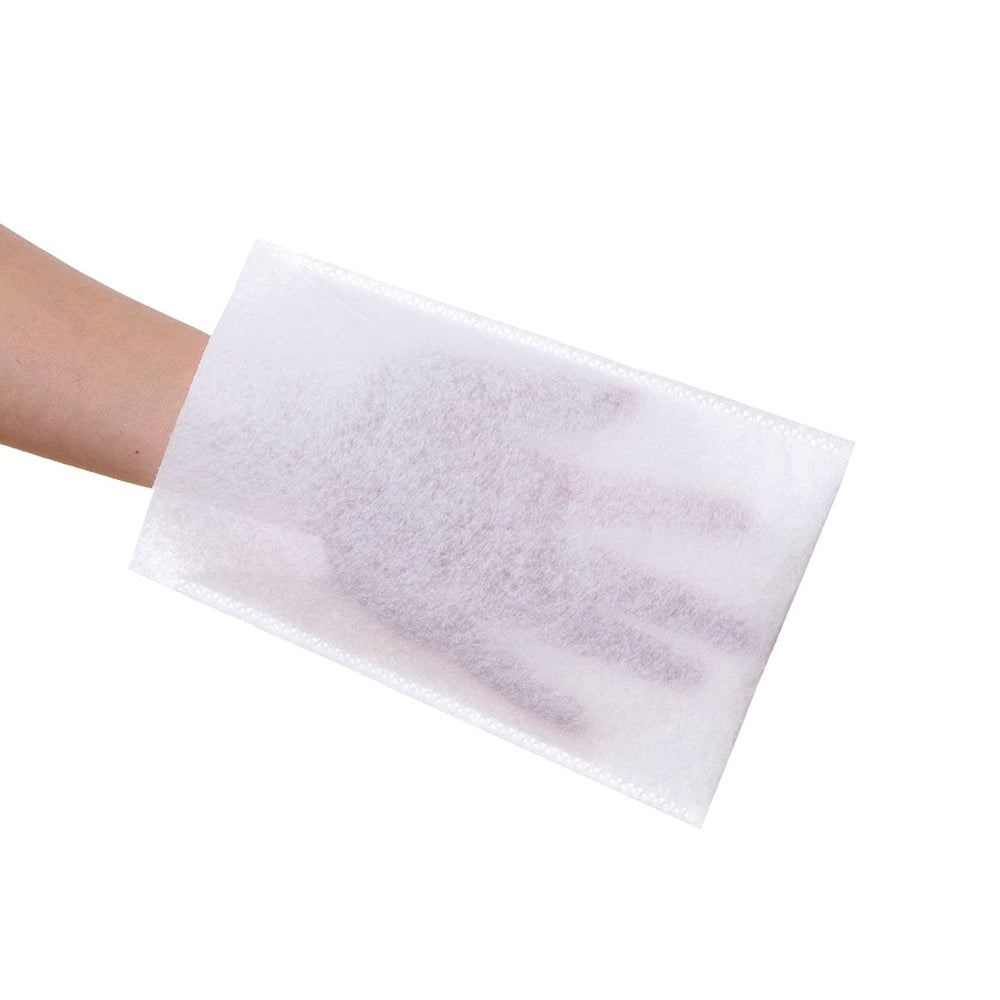 Ein Bild von einem 100er-Pack Einmal-Waschhandschuhen in der Größe 15 x 22 cm. Die Handschuhe sind in einem weißen, unbeschrifteten Karton verpackt, der eine klare Sicht auf die einzelnen Handschuhe ermöglicht. Diese sind ebenfalls in einem schlichten, weißen Design gehalten, das hygienisch und praktisch wirkt. Der Hintergrund ist neutral, was die Handschuhe gut zur Geltung bringt. Ideal für den Einsatz in der Pflege oder bei der Körperpflege.