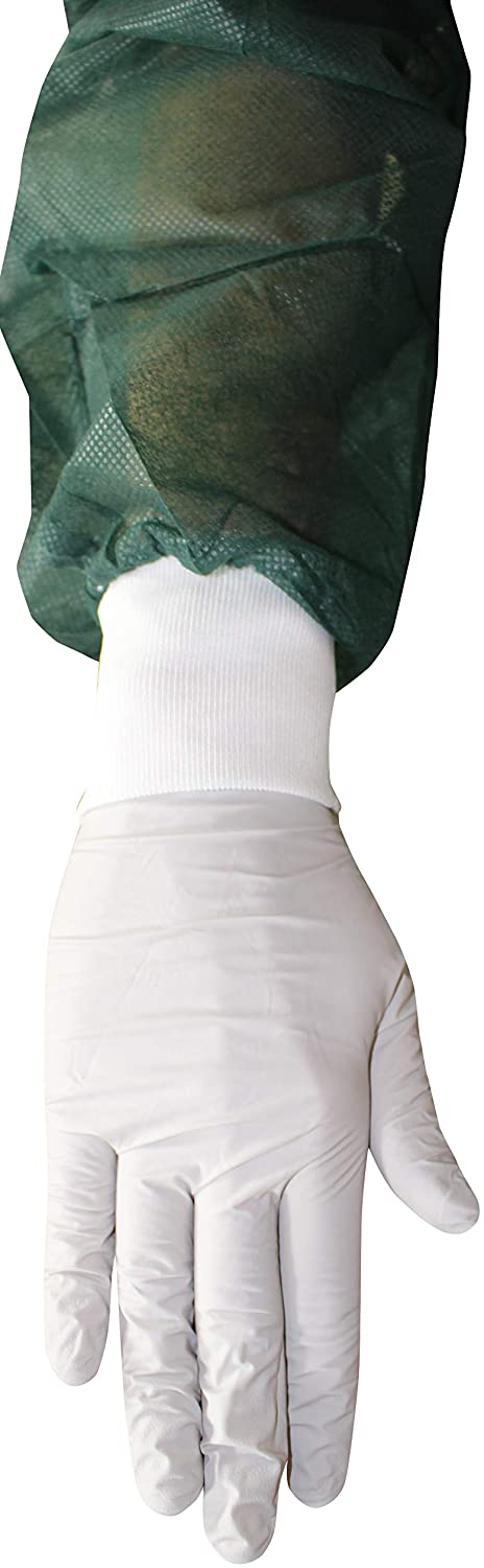 Grüner Besucherkittel mit einer Größe von 136 x 140 cm, ideal für den Einsatz in medizinischen Einrichtungen oder bei Arztbesuchen. Der Kittel hat lange Ärmel und ist aus leichtem, strapazierfähigem Material gefertigt, das Komfort und Hygiene bietet. Besondere Merkmale sind die elastischen Strickbündchen an den Ärmeln, die einen optimalen Sitz gewährleisten. Der Kittel ist knielang und hat eine offene Front ohne Verschluss, was das An- und Ausziehen erleichtert.