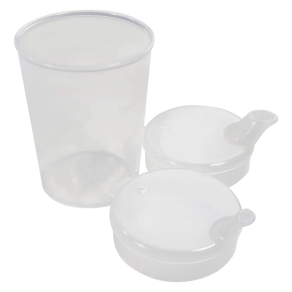 Bild eines Schnabelbechers in einem Set, bestehend aus einem transparenten Unterteil und zwei verschiedenen Deckeln. Der Becher hat eine Füllmenge von 250 ml und ist ideal für Personen, die Schwierigkeiten beim Trinken haben. Die Unterseite zeigt eine leicht gewölbte Form, die Stabilität bietet. Die Deckel sind in unterschiedlichen Designs, um Anpassungsmöglichkeiten zu bieten.