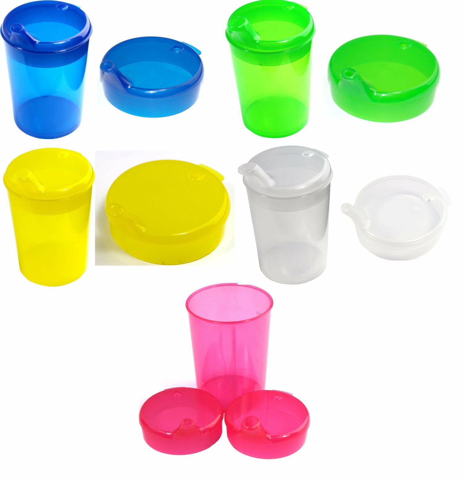 Ein Set aus zwei Gelben Schnabeltassen mit einem abnehmbaren Unterteil und zwei unterschiedlichen Deckeln. Die Tassen haben eine klare, ergonomische Form mit einem breiten, stabilen Griff, der eine einfache Handhabung ermöglicht. Das Unterteil hat eine breitere Basis für zusätzlichen Halt. Die Deckel sind so gestaltet, dass sie das Auslaufen minimieren und eine kontrollierte Flüssigkeitsabgabe bieten.