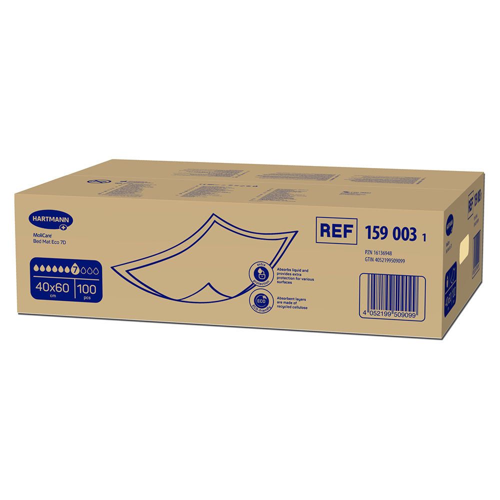 Ein Packung MoliCare Bettschutzeinlagen in der Größe 40 x 60 cm mit 100 Stück. Die Einlagen sind in einem dreidimensionalen, gefalteten Design präsentiert. Der Hintergrund ist hell und unauffällig, um das Produkt hervorzuheben. Die Verpackung zeigt deutlich das MoliCare-Logo sowie die Produktbezeichnung "Eco 7 Tropfen", was auf hohe Saugfähigkeit hinweist. Die Einlagen selbst sind in einem sanften Weiß gehalten und wirken weich und komfortabel.