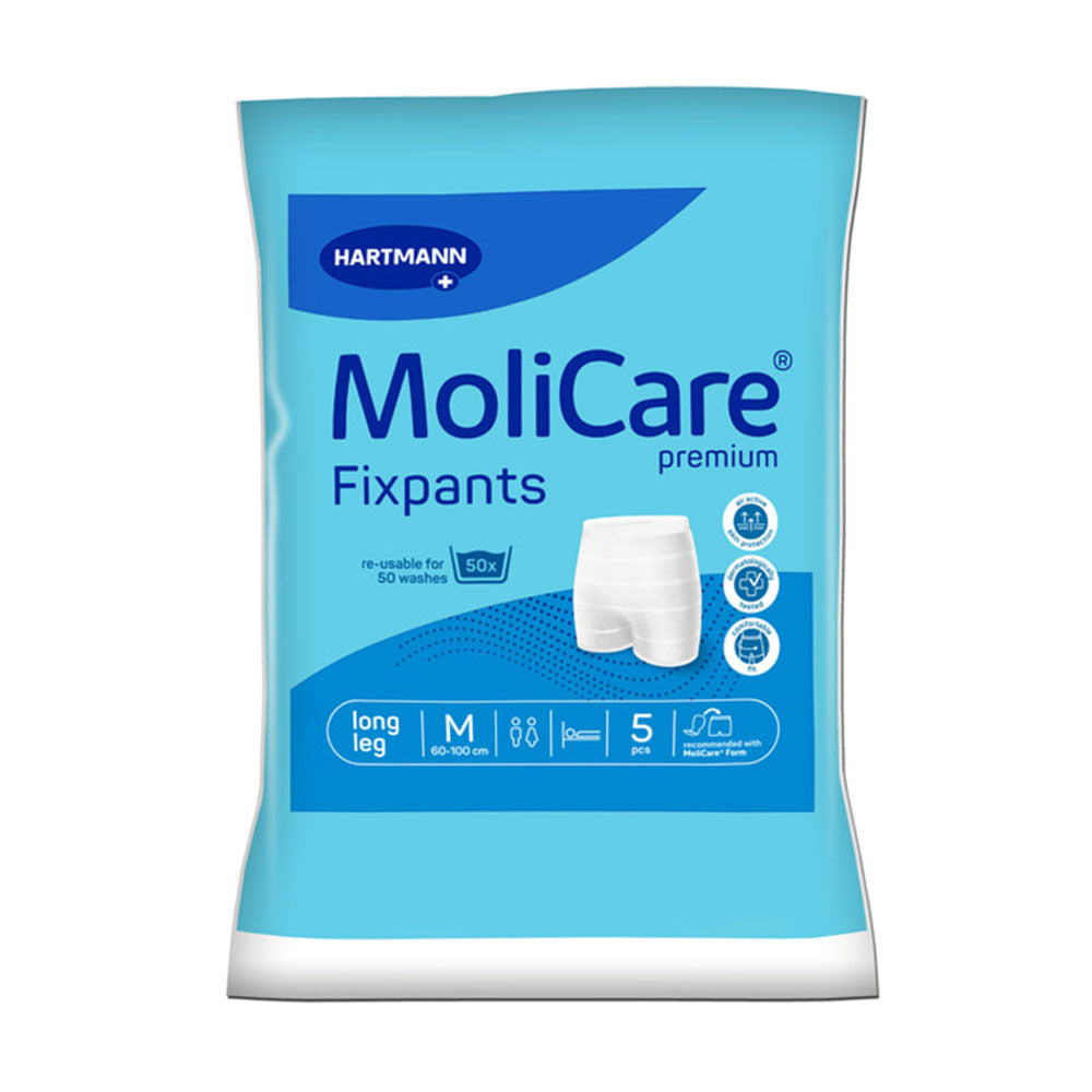 Molicare Premium Fixpants, ein Set von fünf elastischen Fixierhosen in Größe M. Die Hosen sind in einem sanften Dunkelblau gehalten und bestehen aus atmungsaktivem, weichem Material. Sie haben einen elastischen Bund für zusätzlichen Komfort und passen sich an die Körperform an. Die Fixpants sind ideal für die Befestigung von Extra-Sauglagen und bieten einen sicheren Halt. Auf der Vorderseite sind grafische Elemente тон in einem modernen Design zu sehen, was die Funktionalität unterstreicht.