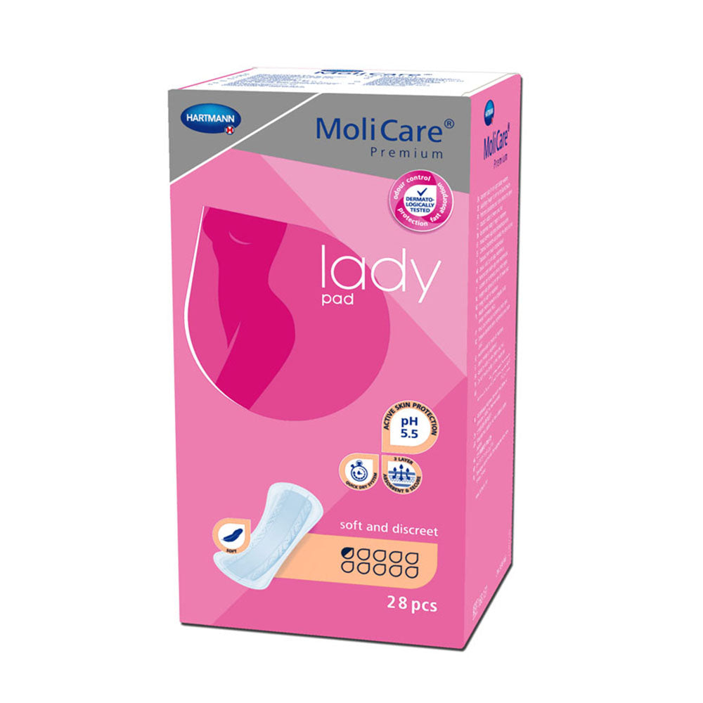 MoliCare Premium Lady Pad mit 0,5 Tropfen für leichte Inkontinenz. Die Einlage ist in einem weißen, schlichten Design gehalten und zeigt eine angenehme, weiche Oberfläche. Die Packung enthält die Produkte in der Größe für Damen, ideal für den täglichen Gebrauch. Auf der Vorderseite sind die Markenbezeichnung und die Information über den Wasserabsorptionsgrad abgebildet. Das Produkt vermittelt ein Gefühl von Diskretion und Komfort, ideal für Frauen, die Unterstützung im Alltag benötigen.