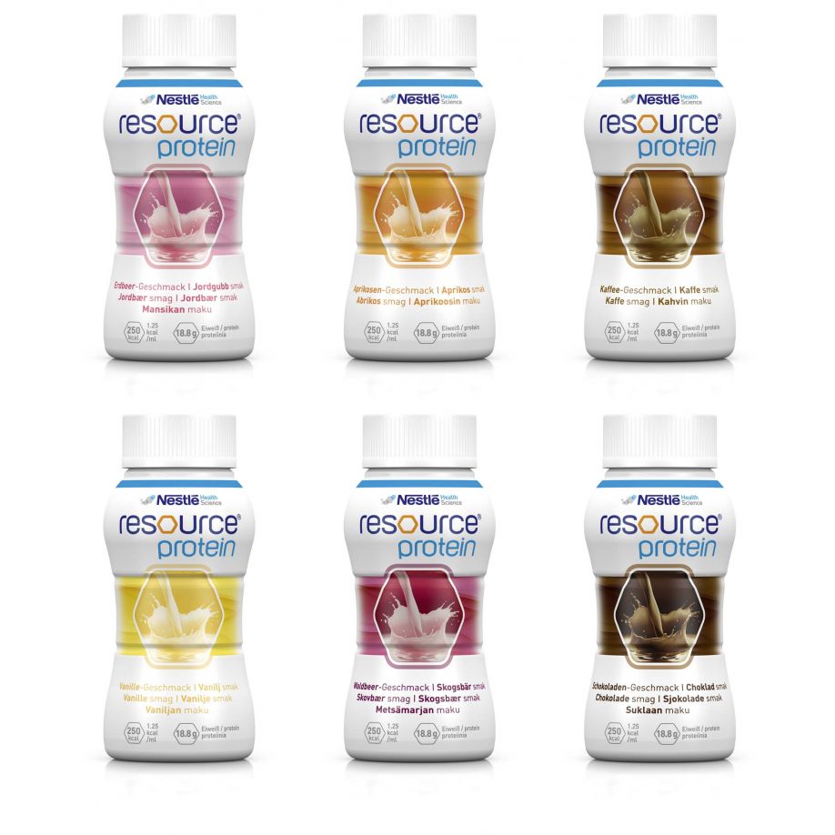 Alt-Text: Abbildung einer Packung Nestlé Resource Protein Drink mit dem Geschmack Waldbeere. Die Verpackung zeigt sechs flache Flaschen, jeweils mit einem Volumen von 200 ml. Jede Flasche ist transparent und hebt die rosa-lila Farbe des Getränks hervor. Das Etikett der Flaschen ist in einem modernen Design gehalten, mit dem prominent abgedruckten Nestlé-Logo und Angaben zum hohen Proteingehalt.