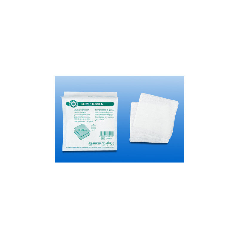 Bild zeigt eine Verpackung von sterilen Mullkompressen. Die Packung enthält zwei Stück, jede mit den Maßen 10 x 10 cm. Die Kompressen sind in einem durchsichtigen, hygienischen Folienbeutel verpackt, der die sterilen Eigenschaften bewahrt. Auf dem Beutel sind ein deutlich sichtbares Produktlabel und Informationen über die Anwendung sowie die Anzahl der enthaltenen Kompressen abgebildet.