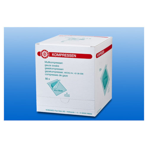 Sterile Mullkompressen in der Größe 75 x 75 cm, im praktischen Zweierpack. Jede Kompresse ist aus weichem, atmungsaktivem Material gefertigt, ideal für die Wundversorgung. Die Verpackung zeigt ein klares, ansprechendes Design mit dem Produktnamen "Noba" und wichtigen Informationen zur Sterilität und Anwendung. Die Kompressen bieten optimale Saugfähigkeit und sind mehrfach gefaltet, was eine einfache Handhabung ermöglicht. Ideal für medizinische Fachkräfte oder den Heimgebrauch.