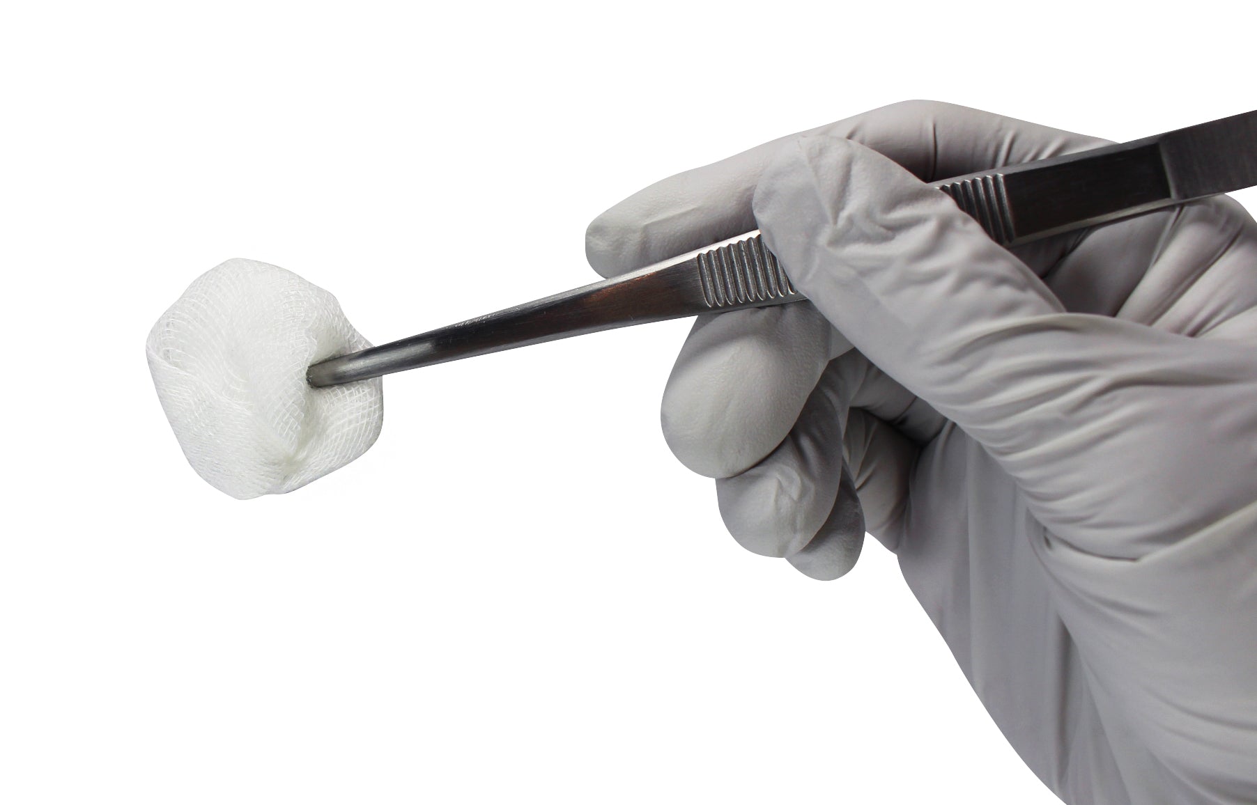 Rundes Bild eines Produkts, das aus einer Packung von 250 weißen, runden Mulltupfer besteht. Die Tupfer sind gleichmäßig in einer transparenten Plastikverpackung angeordnet, die einen klaren Blick auf die einzelnen Tupfer ermöglicht. Jeder Tupfer hat eine weiche, strukturierte Oberfläche und ist ideal für die sanfte Reinigung oder Anwendung von Hautpflege. Die Verpackung ist praktisch und hygienisch, mit abgerundetem Rand und einem simplen Design, das die Verwendung der Mulltupfer erleichtert.