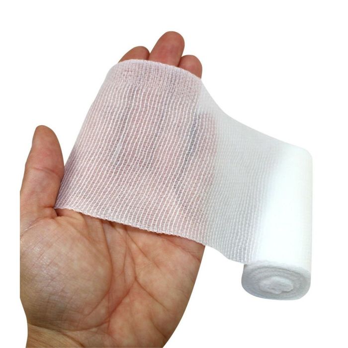 Zwei Packungen elastischer Fixierbinden von Noba in einer ansprechenden Produktpräsentation. Jede Packung ist in einer blauen und weißen Farbgestaltung gehalten, auf der Vorderseite steht deutlich der Markenname „Noba“ sowie die Produktbezeichnung „Nobafix“. Die Verpackungen enthalten jeweils 50 Stück elastische Binden, die für den medizinischen Einsatz vorgesehen sind. Im Hintergrund ist ein schlichter, heller Untergrund zu erkennen, der den Fokus auf die farbenfrohen Packungen lenkt.