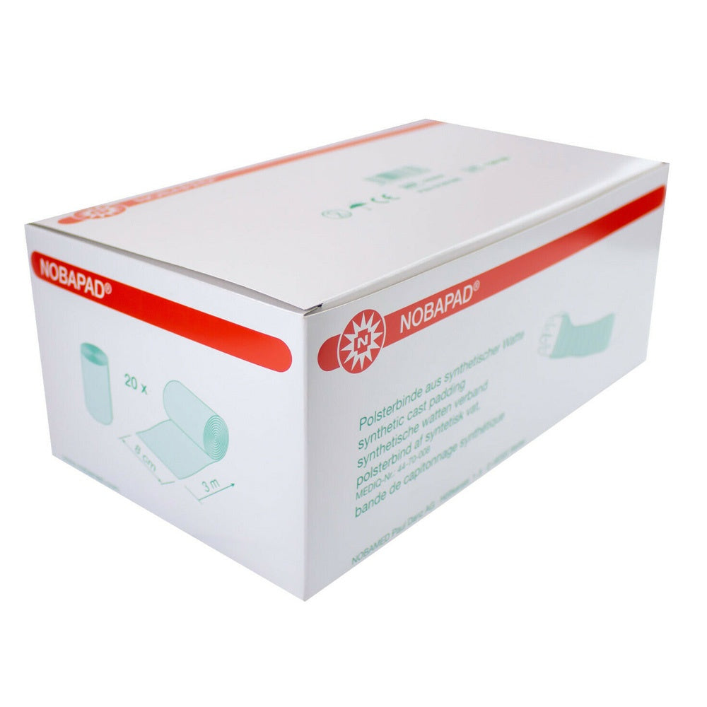 Bild zeigt eine Verpackung von Noba Nobapad Polsterbinden aus synthetischer Watte. Die Packung enthält 20 Rollen. Die Binden sind in einem klaren, modernen Design abgebildet, mit einer weißen Farbgebung, die die Sauberkeit und Hygiene des Produkts betont. Im Hintergrund ist eine helle, neutrale Oberfläche zu sehen. Die Packung hebt die Vielseitigkeit der Binden hervor und vermittelt ein Gefühl von Qualität und Zuverlässigkeit. Ideal für den Einsatz in medizinischen oder Pflegeanwendungen.