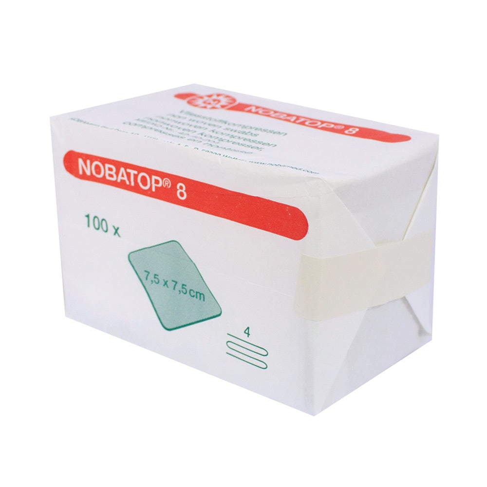 Das Bild zeigt ein Produktpaket mit Noba Nobatop 8 Vliesstoffkompressen. Die Kompressen sind 4-fach gefaltet und haben die Maße 75 cm x 75 cm. Der Verpackungsinhalt beträgt insgesamt 1000 Stück. Die Kompressen sind im oberen Bereich klar sichtbar und sind ordentlich in einem transparenten Beutel verpackt. Die Schrift auf der Verpackung beschreibt das Produkt und enthält wichtige Informationen zu Größe und Stückzahl.