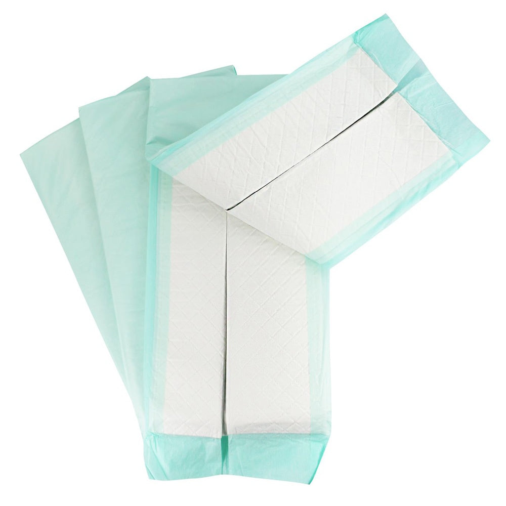 Ein Paket mit 90 Einmalunterlagen in moderner Folienverpackung. Jede Unterlage misst 40 x 60 cm und besteht aus 12 Lagen für hohe Saugfähigkeit und Schutz. Die Unterlagen sind ideal für den Einsatz in der Krankenpflege oder zu Hause. Die Verpackung ist klar und übersichtlich gestaltet, um die Qualität und Menge der Unterlagen hervorzuheben. Im Hintergrund sind einige Module der Unterlagen sichtbar, die die Struktur und Textur zeigen.