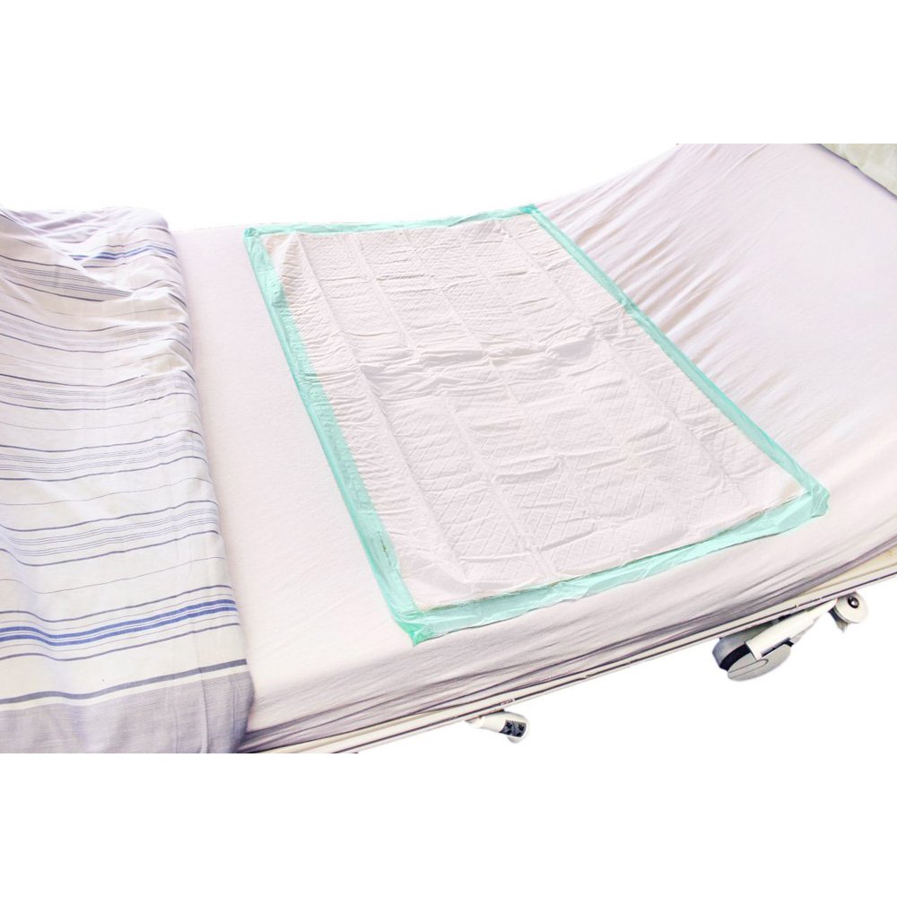 Ein Paket mit 180 Krankenunterlagen, verpackt in einer transparenten Folie. Jede Unterlage hat die Maße 60 x 60 cm und besteht aus vier Lagen, was für hohe Saugfähigkeit sorgt. Die Unterlagen sind ideal für den Einsatz in Pflegeeinrichtungen und bei der häuslichen Pflege. Sie sind hygienisch, einweg und bieten zuverlässigen Schutz für Matratzen und Unterlagen. Das Produkt hebt sich durch seine praktische Anwendung und die kompakte Verpackung hervor, die eine leichte Handhabung ermöglicht.