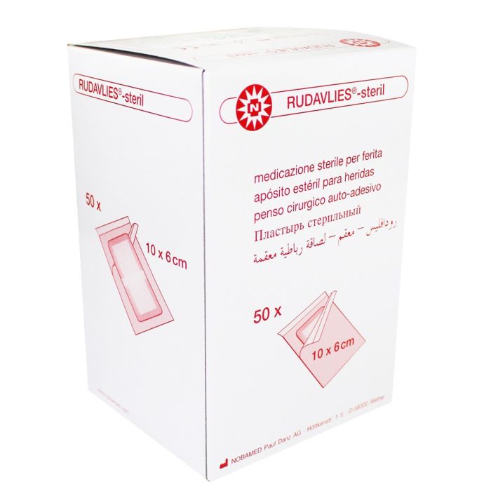 Sterile Wundpflaster im Bild zeigen eine Verpackung mit 50 Stück isolierten Sterilverbänden, die jeweils eine Größe von 10 x 8 cm haben. Die Verpackung präsentiert die Pflaster in einer klaren, ansprechenden Anordnung auf einem weißen Hintergrund. Das Design ist einfach und funktional, mit gut lesbarer Produktbezeichnung und Informationen zur Verwendung. Die Pflaster selbst sind quadratisch, mit einer matten Oberfläche, die darauf hinweist, dass sie für die medizinische Anwendung gedacht sind.
