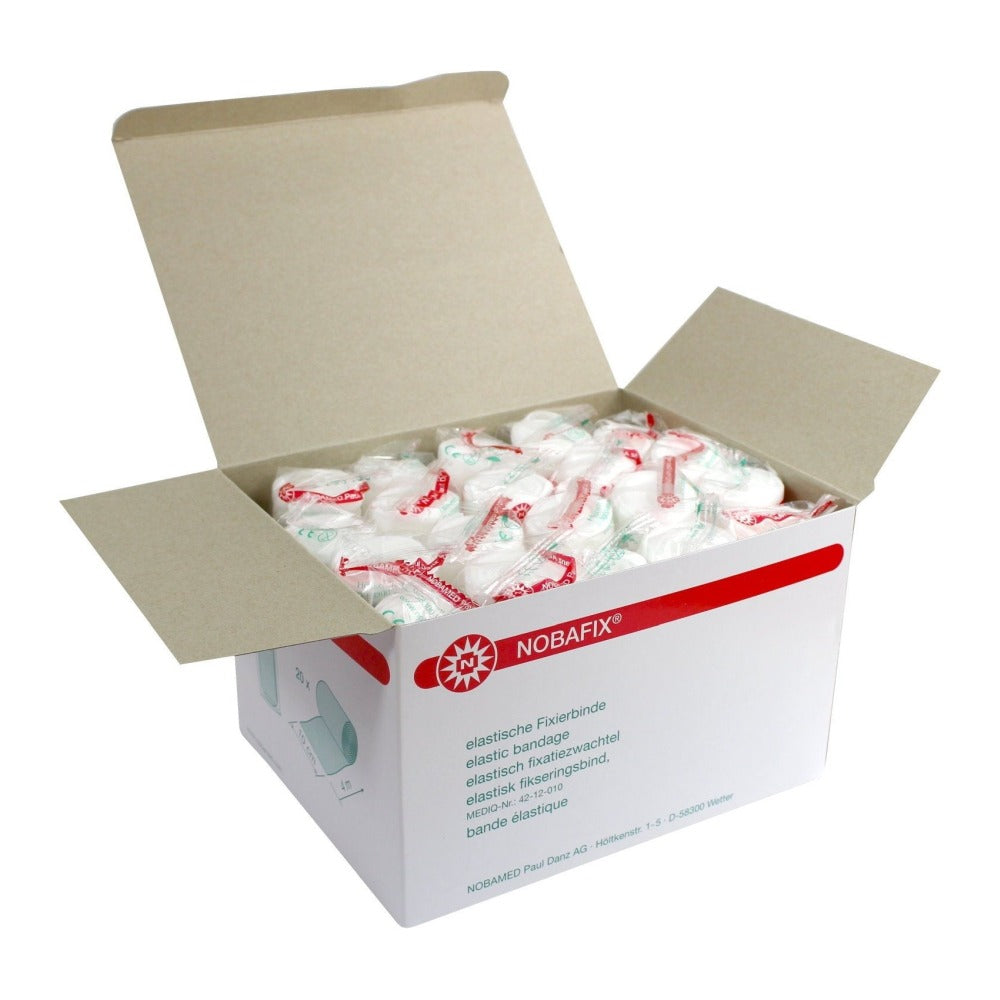 Produktbild einer Packung Fixierbinden in Folie, bestehend aus 20 Stück, die jeweils 10 cm breit und 4 m lang sind. Die Binden sind in einem transparenten Folienbeutel verpackt, der die Binden deutlich sichtbar macht. Auf der Verpackung sind Produktinformationen sowie das Logo der Marke NobaFix abgebildet. Der Hintergrund ist neutral, wodurch die Fixierbinden im Vordergrund hervorstechen.
