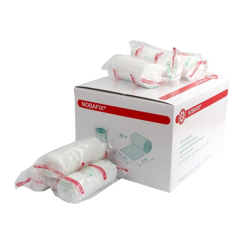 Das Bild zeigt eine Packung Nobafix Fixierbinden in Folie, bestehend aus 20 Stück, mit einer Breite von 10 cm und einer Länge von 4 m. Die Fixierbinden sind hell und transparent verpackt, was einen klaren Blick auf die Binden ermöglicht. Auf der Vorderseite der Verpackung ist der Produktname "Nobafix" in gut lesbarer Schrift zu sehen, umgeben von blauen und weißen Design-Elementen. Die Verpackung hebt die Vielseitigkeit und Qualität des Produkts hervor, ideal für medizinische Anwendungen.