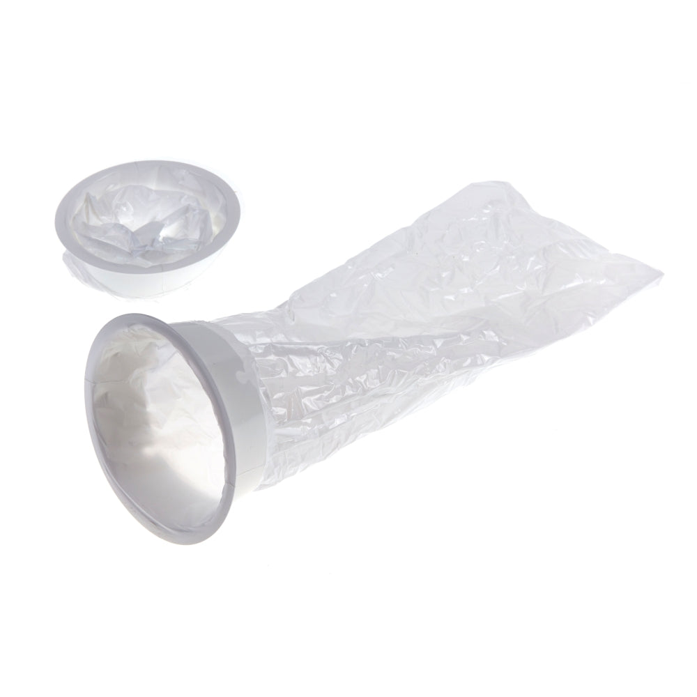 Bild eines transparenten Romed Brechbeutels mit einem integrierten Mundstück. Der Beutel hat eine praktische, flache Form und zeigt eine klare, flexible Folie, die die Inhalte sichtbar macht. Das Mundstück ist ergonomisch gestaltet und befindet sich an der Oberseite des Beutels, was die Benutzerfreundlichkeit erhöht. Die Verpackung ist einfach und funktional, ideal für den Einsatz in medizinischen Situationen.