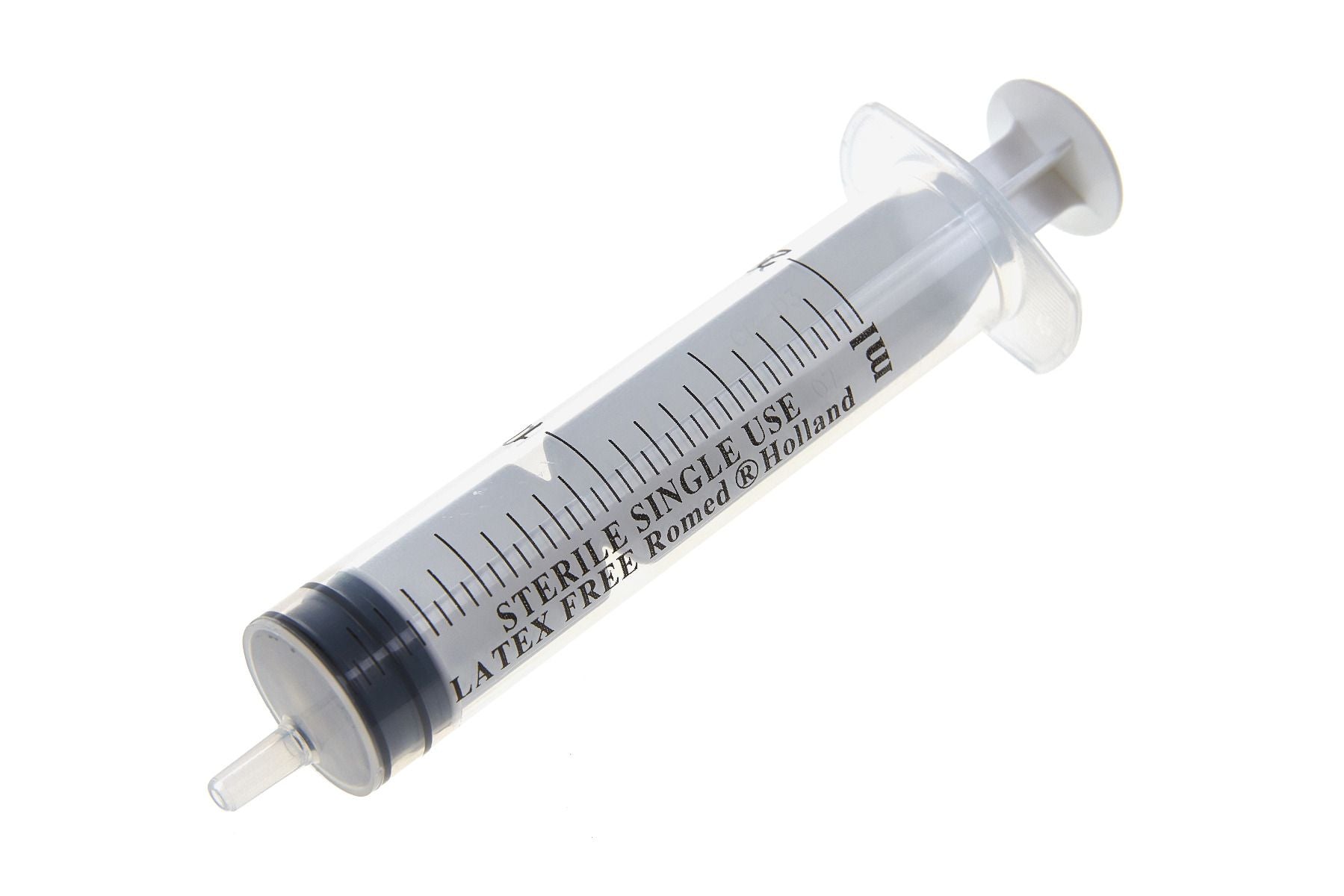 Bild zeigt eine Packung steril verpackter Einmalspritzen von Romed Medical. Die Spritzen sind transparent und bestehen aus hochwertigem Kunststoff. Die Packung enthält drei Spritzen mit einem Fassungsvermögen von 2-3 ml und einem verstellbaren Aufsatz. Jede Spritze besitzt eine klare Skala zur genauen Dosierung. Die Verpackung ist beschriftet und zeigt das Produkt, die Marke, die Größe und die sterile Versiegelung. Der Hintergrund ist neutral, um die Spritzen hervorzuheben.