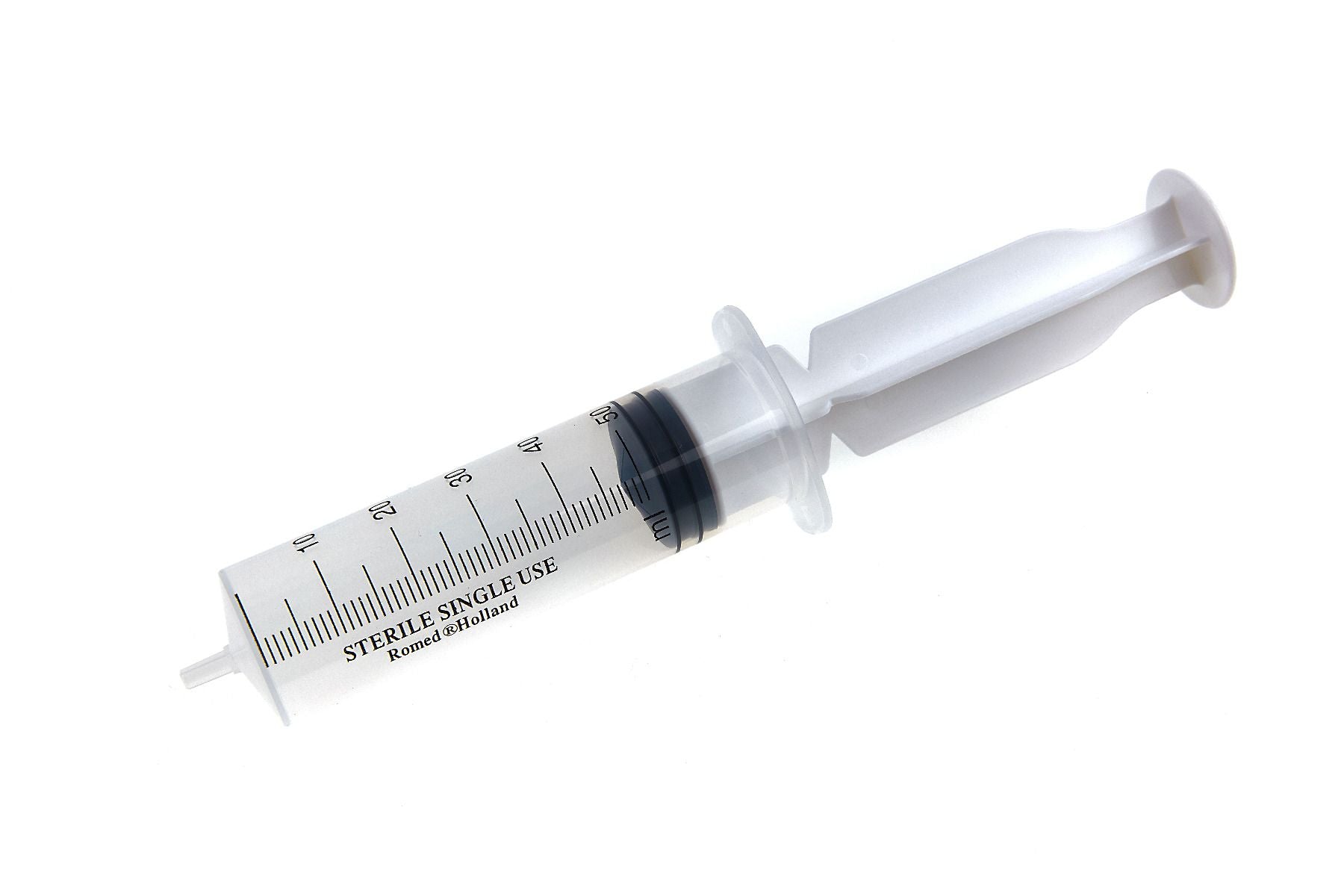 Bildbeschreibung: Das Produktbild zeigt eine Packung mit fünf Einmalspritzen, die jeweils 50 ml fassen. Die Spritzen sind klar und transparent, so dass die Skala und die Milliliter-Anzeige gut sichtbar sind. Jede Spritze hat eine ergonomische Kolbenstange und eine feine, spitze Nadel, die in einer Schutzkappe steckt. Die Verpackung ist sauber und professionell gestaltet, mit einem weißen Hintergrund, was den Fokus auf die Spritzen legt.