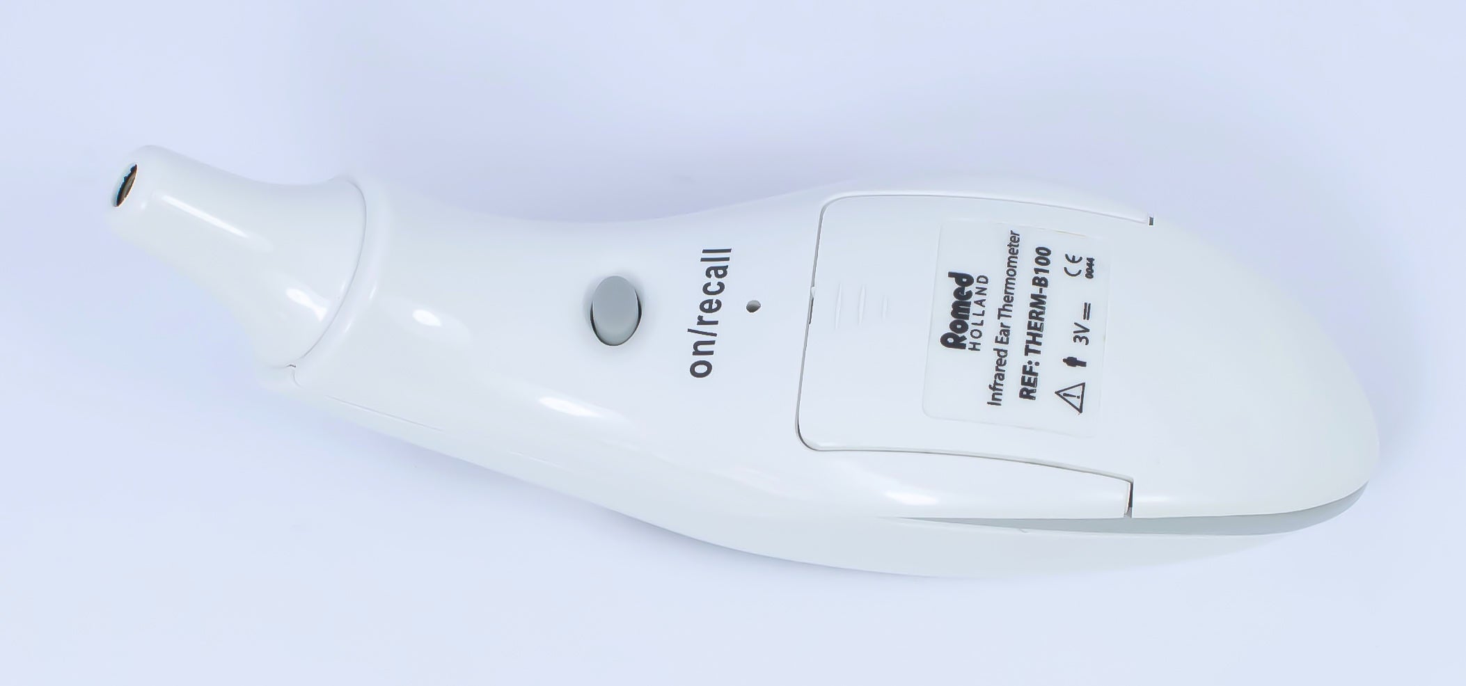 Nahaufnahme der Rückseite des Romed Therm B100 Ohrthermometers.