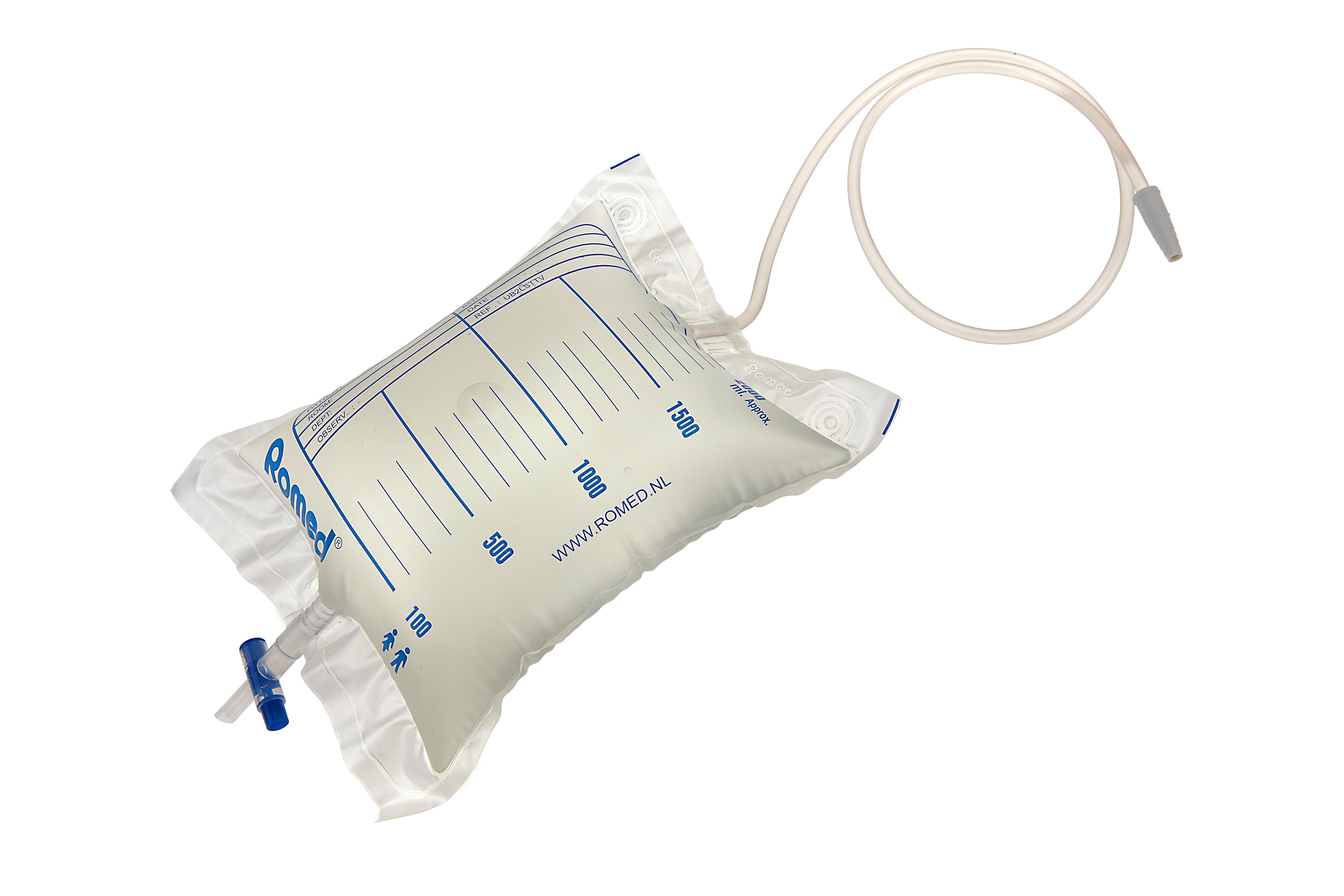 Bild eines 2-Liter-Urinbeutels mit Ventil und T-Ablass. Der Beutel ist transparent, wodurch der Inhalt sichtbar ist, und hat ein einfach zu bedienendes Ventil zur Entleerung. An der Seite befinden sich Messskalen für die Volumenanzeige. Der obere Teil ist mit einem stabilen Aufhängeloch versehen, um eine sichere Befestigung zu ermöglichen. Der Urinbeutel hat eine flexible, aber robuste Konstruktion und ist für eine hygienische Verwendung geeignet.