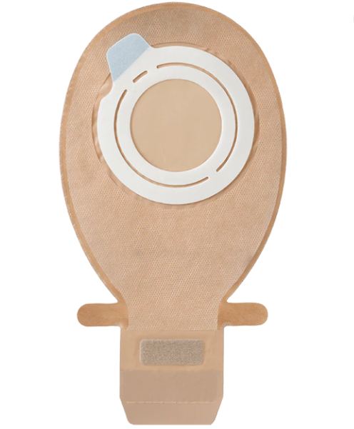 Ein sensura flex Ausstreifbeutel mit einer Breite von 50 mm ist auf dem Produktbild abgebildet. Der Beutel hat eine transparente, leicht gefrostete Oberfläche, die eine moderne und hygienische Erscheinung vermittelt. Im oberen Bereich des Beutels sind zwei seitliche Flügel zu erkennen, die für einen sicheren Sitz und eine optimale Anpassung an die Haut sorgen. Der Beutel ist für eine problemlose Nutzung konzipiert und bietet eine praktische Öffnung zur Entleerung.